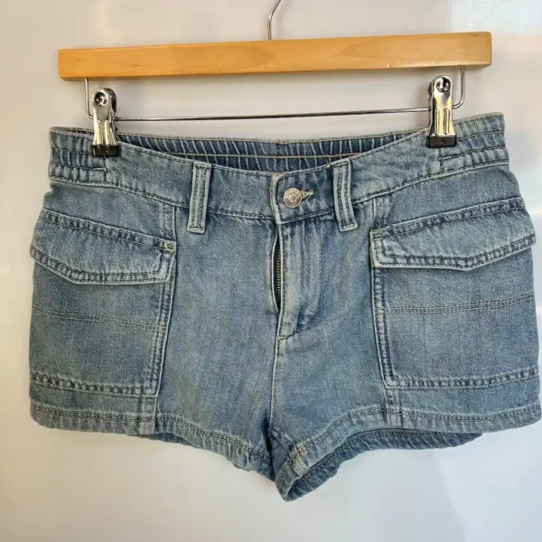 Shorts vaqueros H&M con bolsillos grandes - Imagen 3