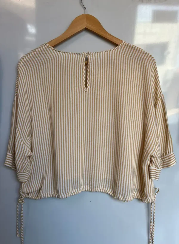 Top cropped de rayas amarillas y blancas - Imagen 2