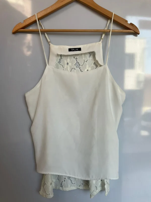 Top blanco de tirantes con encaje floral - Imagen 3