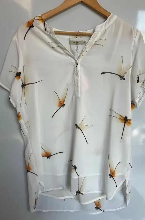 Blusa asimétrica con estampado de libélulas - Imagen 2
